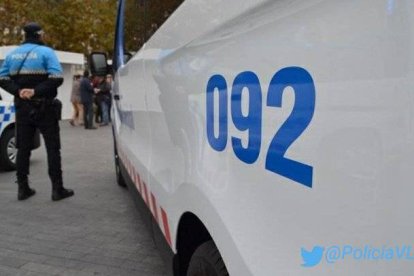 Coche patrulla de la Policía Local.- @POLICIAVLL