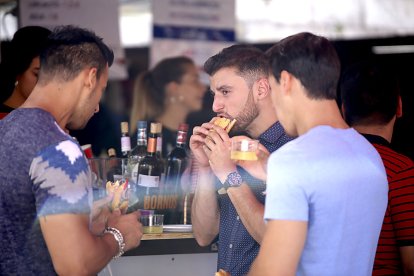 Comensales en una anterior edición de la Feria de Día de Valladolid. ICAL
