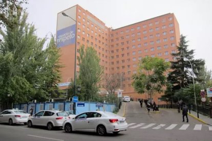 Exterior del hospital Clínico de Valladolid.- E. M.