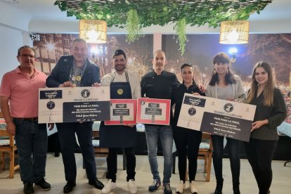 Premiados en la tercera fase del Concurso de Pinchos por barrios. E.M.