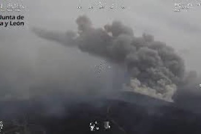 Incendio en la Sierra de la Culebra en Zamora. -E. M.