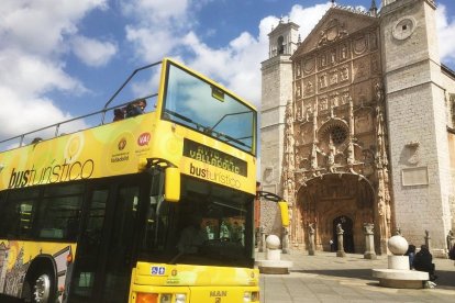 Autobús turístico de Valladolid.-E. M.