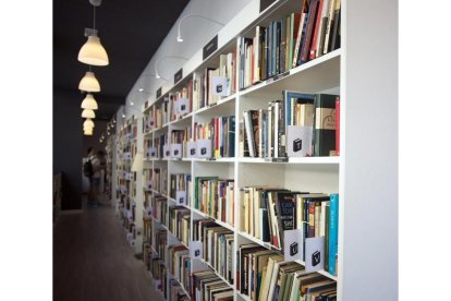 Imagen de una librería. / E. M.