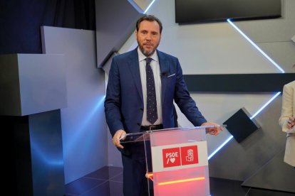 Óscar Puente, candidato del PSOE a la alcaldía de Valladolid, en el debate de La 8. -ARGI