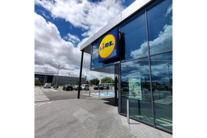 Imagen de archivo de un supermercado Lidl. - E.M.