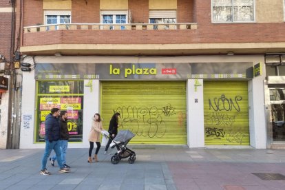 Supermercado DIA de Paseo de Zorrilla 84, junto a la plaza de Toros. PHOTOGENIC