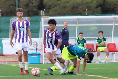 Final del Trofeo Diputación entre el Real Valladolid Promesas y el Atlético Tordesillas. / R. M. MARTÍN