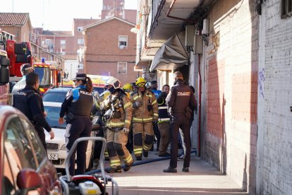 Incendio en un edificio de la calle Cisne. -ICAL.