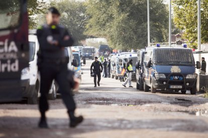 Redada policial en la Cañada Real contra el trafico de drogas. R. CÁRDENAS