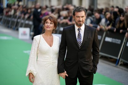 Julio Medem y Montse Sanz en la alfombra verde. / PHOTOGENIC