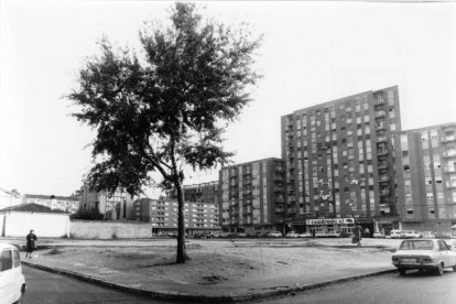 Plaza del Ejército en el barrio La Farola en 1982.- ARCHIVO MUNICIPAL VALLADOLID