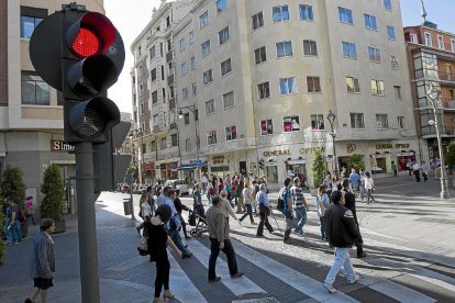 Cruce en la Calle Santiago.-E.M.