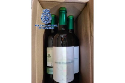 Botellas falsificadas de vino Verdejo. - POLICÍA NACIONAL