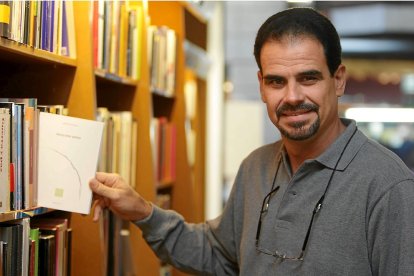 FOTO: CARLOS ESPESO

PRESENTACION DE LIBRO DE JORGE TAMARGO, PENULTIMA ESPIRA, LIBRERIA RAYUELA.