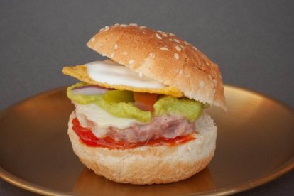 'Hamburguesa Tex-Mex', pincho de Tartaruga con el que competirán en el ‘I Concurso de Tapas X Comarcas de la Provincia de Valladolid’. -E.M.