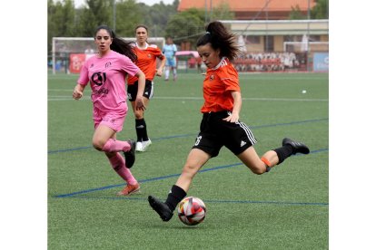 Un instante del duelo entre el Parquesol y el Quintanar. / M. ÁLVAREz