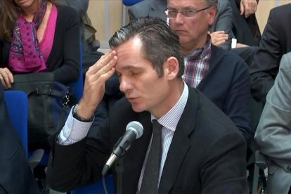 Iñaki Urdangarin en los juzgados de Palma, en febrero del 2016.-POOL