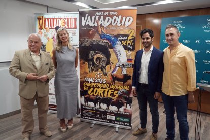 El consejero de Cultura, Turismo y Deporte, Gonzalo Santonja, y la concejala de Cultura del Ayuntamiento de Valladolid, Irene Carvajal, asisten a la presentación de la Final del I Campeonato Mundial de Cortes de la Feria Taurina de Nuestra Se?ora de San Lorenzo 2023. ICAL