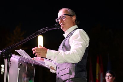 Óscar de la Fuente da el pregón de las Fiestas de San Antolín de Medina del Campo. -JACI NAVAS