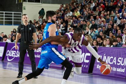 Partido UEMC Real Valladolid Baloncesto-Fuenlabrada. / PHOTOGENIC