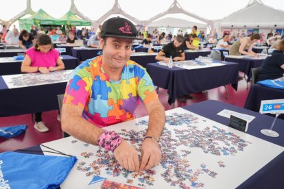 Campeonato del mundo de puzzles en la Cúpula del Milenio de Valladolid. J. M. LOSTAU