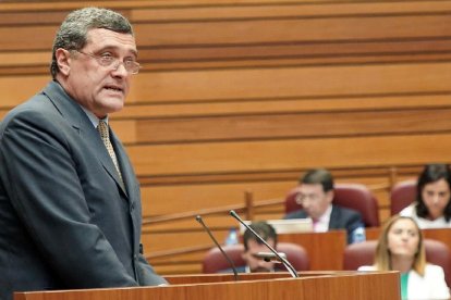 Pedro Pascual, en una imagen de archivo durante su intervención en el debate de investidura.-ICAL