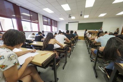 Segunda convocatoria de la EBAU en el aulario de Valladolid.- PHOTOGENIC