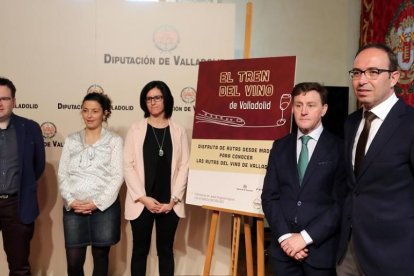 Momento de la presentación del Tren del Vino en la Diputación de Valladolid.-ICAL