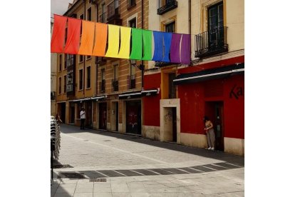 Bandera LGTBI en el Kafka de Valladolid. -KAFKAUNDERGROUND