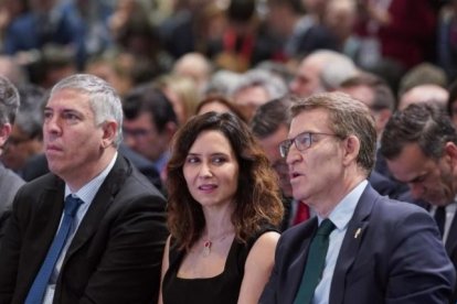 José Vicente De los Mozos, Isabel Díaz Ayuso y Alberto Núñez Feijóo en FITUR. -COMUNIDAD MADRID