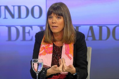 Ángela de Miguel durante ‘La Quinta Esquina’, programa emitido en La 8 Valladolid.-J. M. LOSTAU