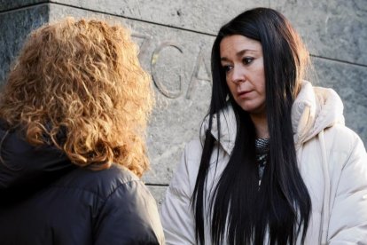 Inés, la hermana de Esther López, delante de los juzgado el pasado 15 de diciembre en la declaración del sospechoso Óscar S.-PHOTOGENIC