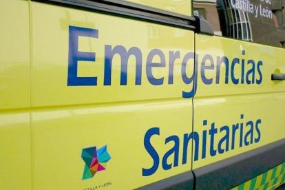 Vehículo de emergencias sanitarias de Sacyl.- E.M.