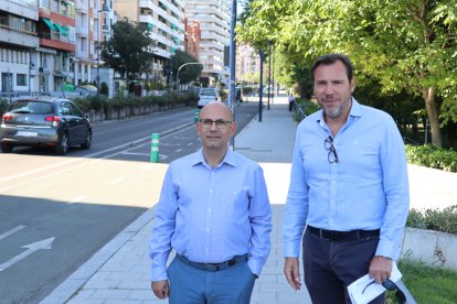 Óscar Puente en el paseo Isabel la Católica. PSOE