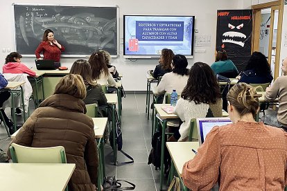 Alumnos atienden en una clase, imagen de archivo. E.M.