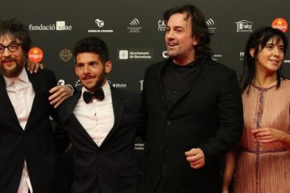 De izquierda a derecha, Refree, Isra Gómez, Isaki Lacuesta e Isa Campo, de Entre dos aguas-RICARD CUGAT