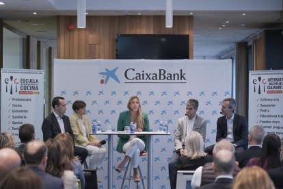 De izquierda a Derecha: Miguel Sanz, Noemí Martínez, Ana del Fraile, Ferrán Centelles y Santiago Mora.- E. M.