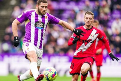 Weissman controla el balón en el último partido ante el Rayo. IÑAKI SOLA / RVCF