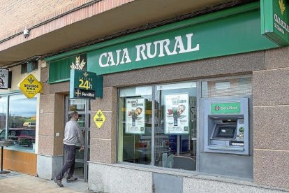 Imagen de archivo del exterior de una Caja Rural.