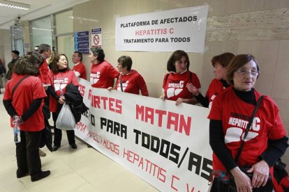 Encierro de los enfermos de Hepatits C en el Hospital Clínico de Valladolid-J.M.Lostau