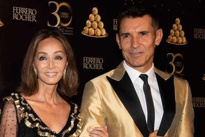 Isabel Preysler y Jesús Vázquez, en la celebración de los 30 años de Ferrero Rocher.-