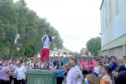 Un momento de la manifestación de los vecinos de La Cistérniga.-EUROPA PRESS