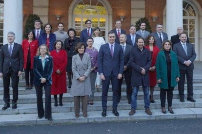 Foto de familia del Gobierno de Pedro Sánchez.-DAVID CASTRO