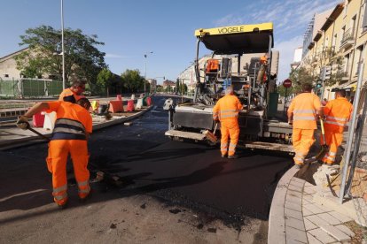 Obras de asfaltado en el túnel de Panaderos de Valladolid. -PHOTOGENIC