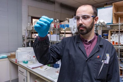 El investigador Saúl Vallejos en las instalaciones de la Universidad de Burgos .-E. M.