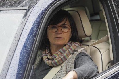 Marta Pujol Ferrusola, a su salida de la casa familiar en Queralbs, en abril del 2017.-EFE / ROBIN TOWNSEND