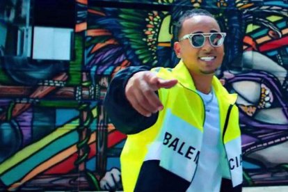 El cantante urbano puertorriqueño Ozuna se convirtió en la primera persona en lograr que al menos siete de sus videos musicales sobrepasen mil millones de visitas en YouTube.-EFE