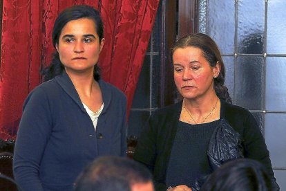 Triana Martínez y Montserrat González, en la última vista de la Audiencia Provincial de León.-J. CASARES / EFE (POOL)