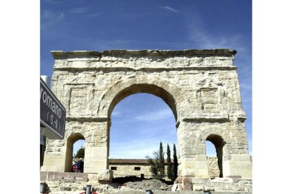 La comarca del Jalón ofrece desde la huella romana en Medinaceli al pasado ferroviario de Arcos o la única soldadesca de la Comunidad.-V. GUISANDE