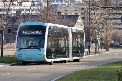 Imágenes de las pruebas que se han realizado con los nuevos autobuses eléctricos de Auvasa en Valladolid.-PHOTOGENIC/E. GARCÍA .